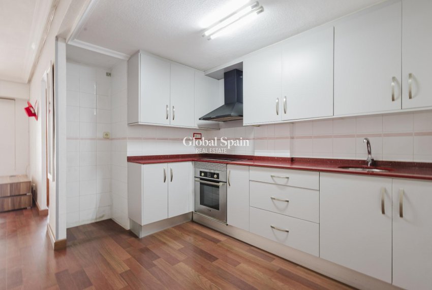 Resale - APARTMENT -
TORREVIEJA - Costa Blanca