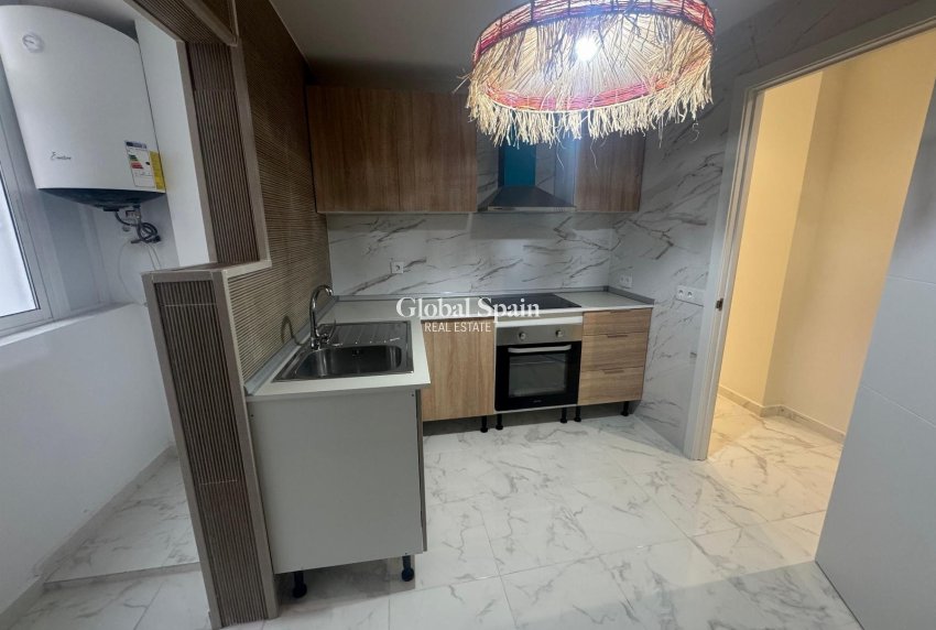 Resale - APARTMENT -
TORREVIEJA - Costa Blanca