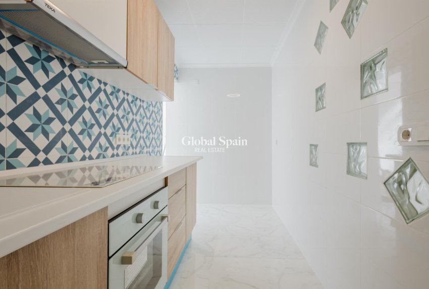 Resale - APARTMENT -
TORREVIEJA - Costa Blanca