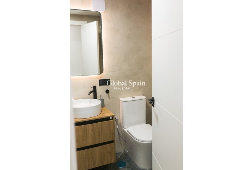 Resale - APARTMENT -
TORREVIEJA - Costa Blanca