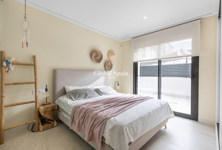 Resale - APARTMENT -
TORREVIEJA - Costa Blanca