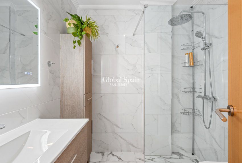 Resale - APARTMENT -
TORREVIEJA - Costa Blanca