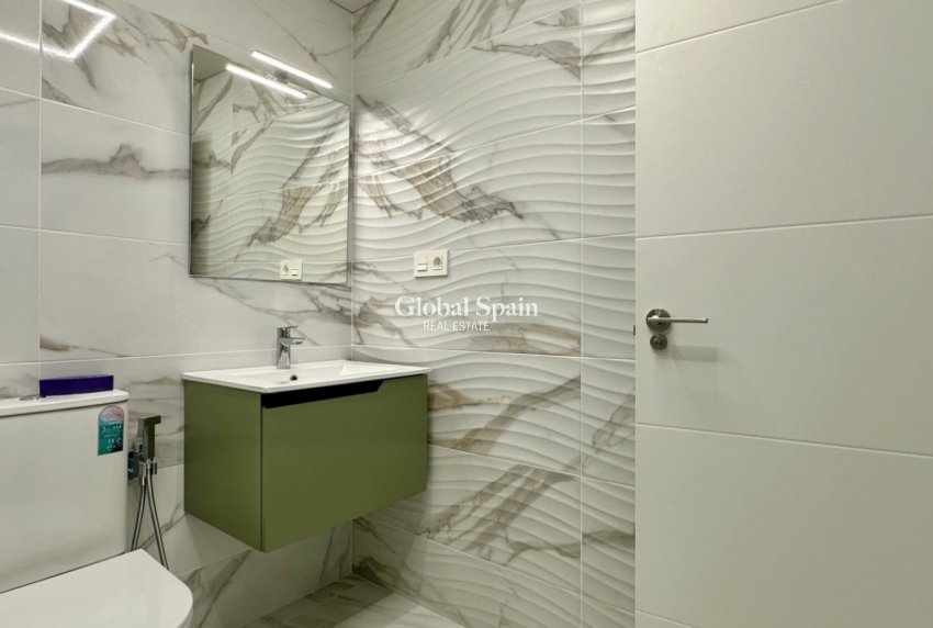 Resale - APARTMENT -
TORREVIEJA - Costa Blanca