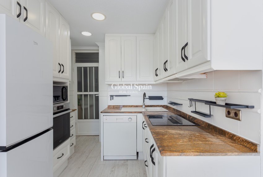 Resale - APARTMENT -
TORREVIEJA - Costa Blanca