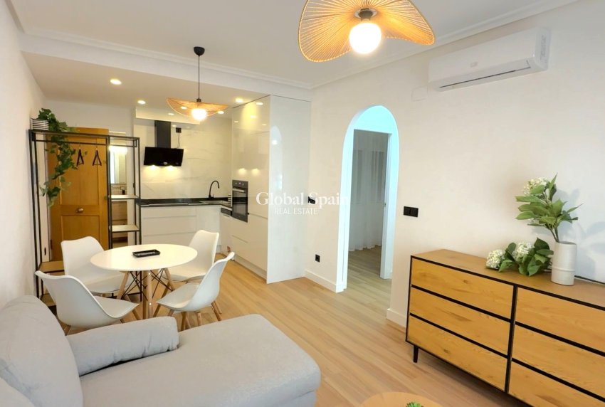 Resale - APARTMENT -
TORREVIEJA - Costa Blanca