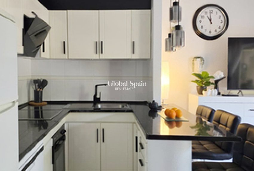 Resale - APARTMENT -
TORREVIEJA - Costa Blanca