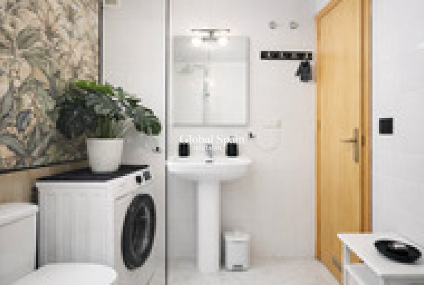 Resale - APARTMENT -
TORREVIEJA - Costa Blanca