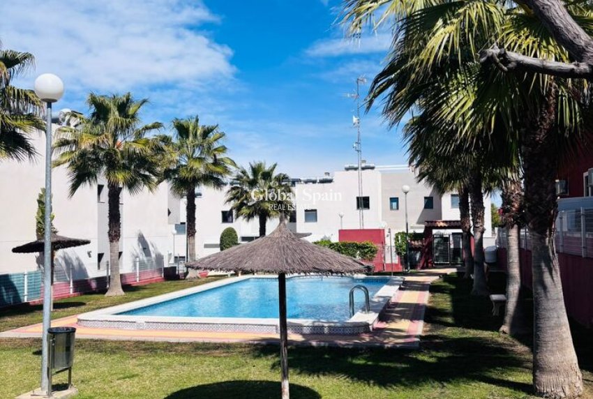 Resale - APARTMENT -
TORREVIEJA - Costa Blanca