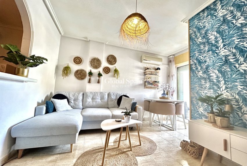 Resale - APARTMENT -
TORREVIEJA - Costa Blanca