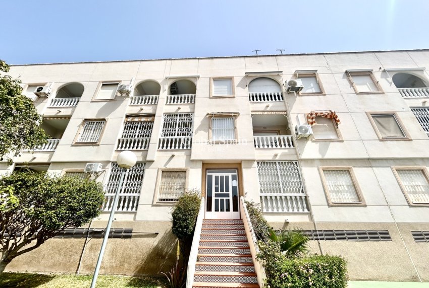 Resale - APARTMENT -
TORREVIEJA - Costa Blanca