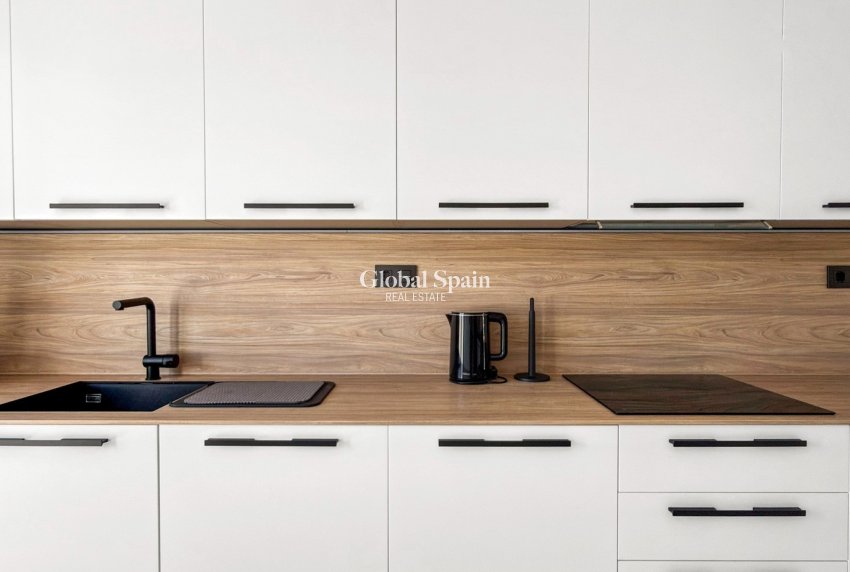 Resale - APARTMENT -
TORREVIEJA - Costa Blanca