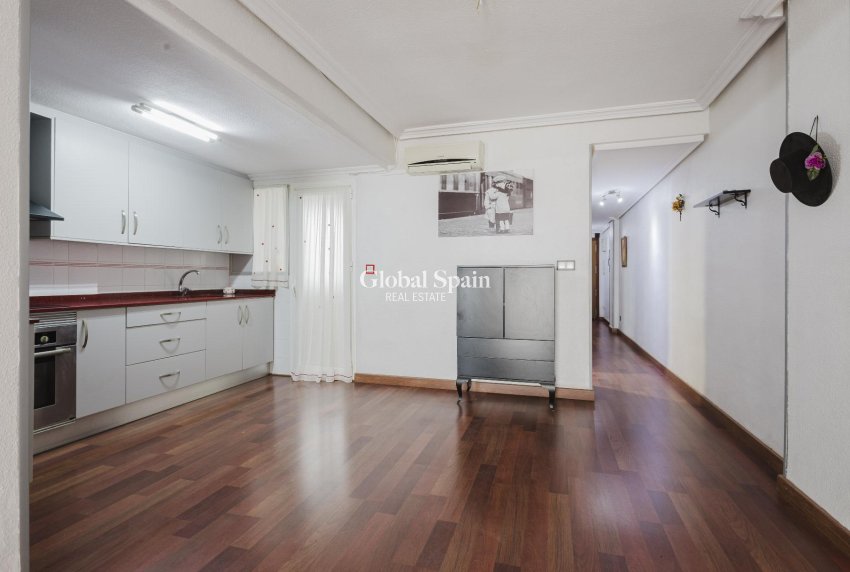 Resale - APARTMENT -
TORREVIEJA - Costa Blanca