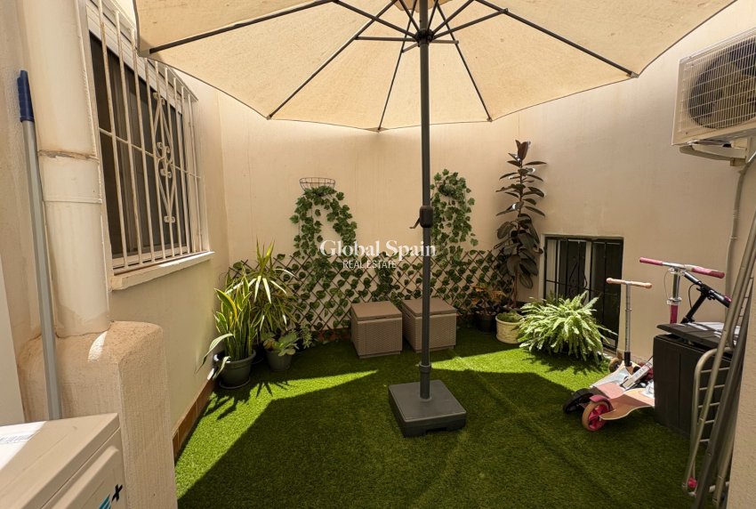 Resale - APARTMENT -
TORREVIEJA - Costa Blanca