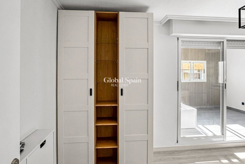 Resale - APARTMENT -
TORREVIEJA - Costa Blanca