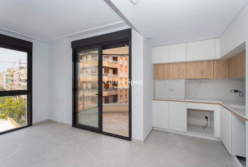 Resale - APARTMENT -
TORREVIEJA - Costa Blanca