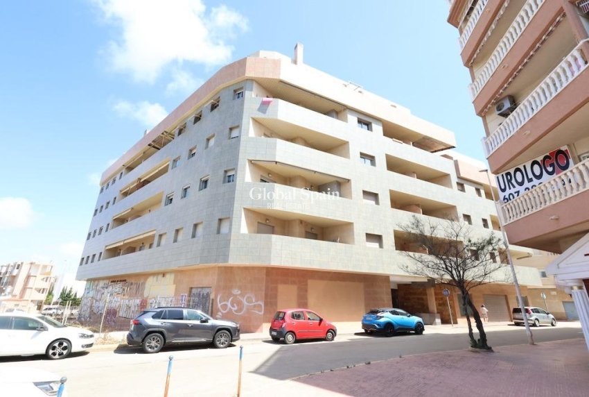 Resale - APARTMENT -
TORREVIEJA - Costa Blanca