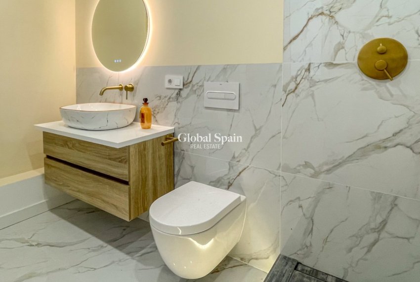 Resale - APARTMENT -
TORREVIEJA - Costa Blanca
