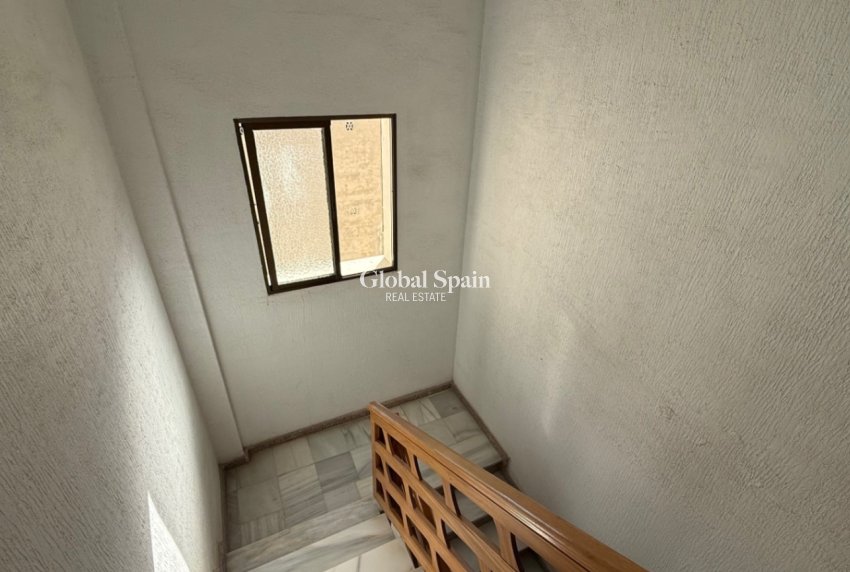 Resale - APARTMENT -
TORREVIEJA - Costa Blanca