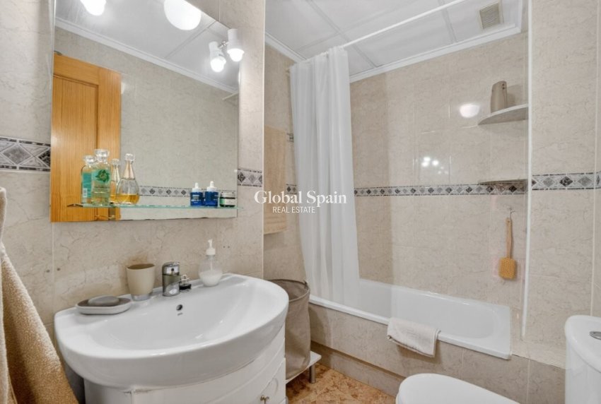 Resale - APARTMENT -
TORREVIEJA - Costa Blanca