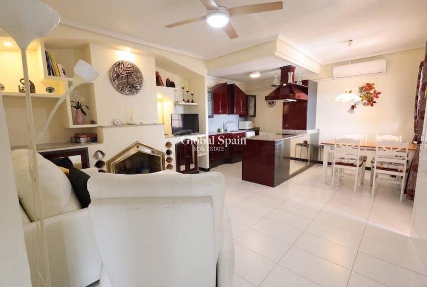 Resale - APARTMENT -
TORREVIEJA - Costa Blanca