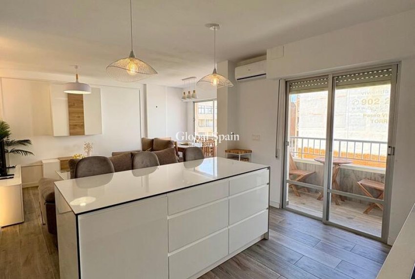 Resale - APARTMENT -
TORREVIEJA - Costa Blanca