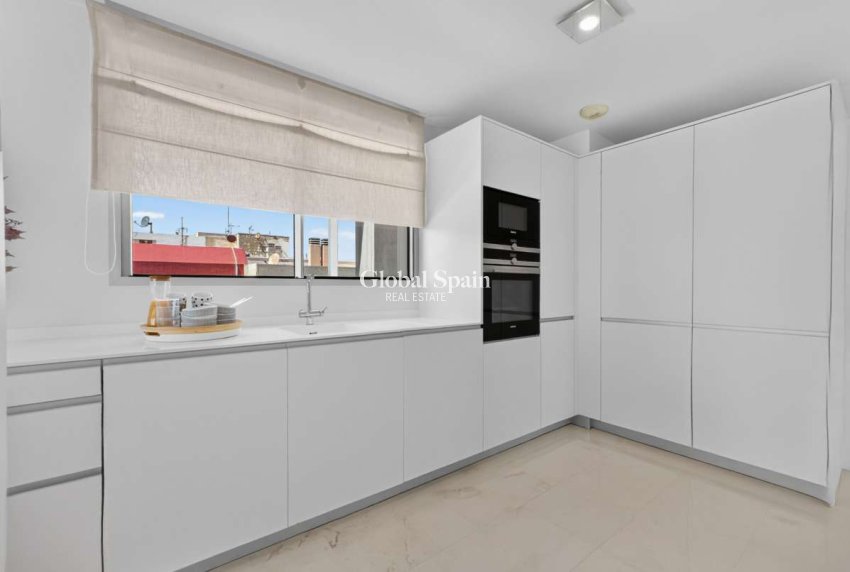 Resale - APARTMENT -
TORREVIEJA - Costa Blanca