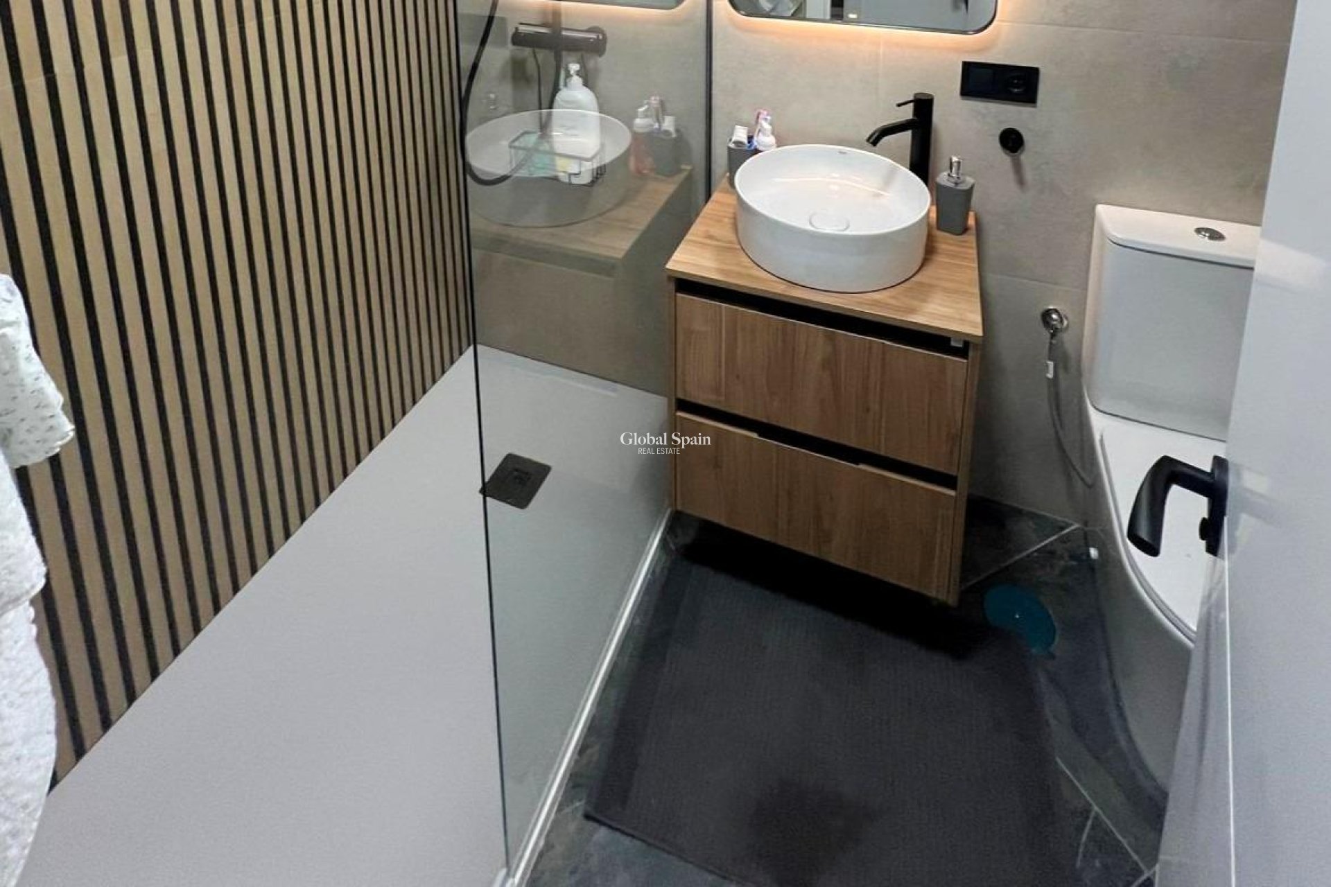 Resale - APARTMENT -
TORREVIEJA - Curva Del Palangre