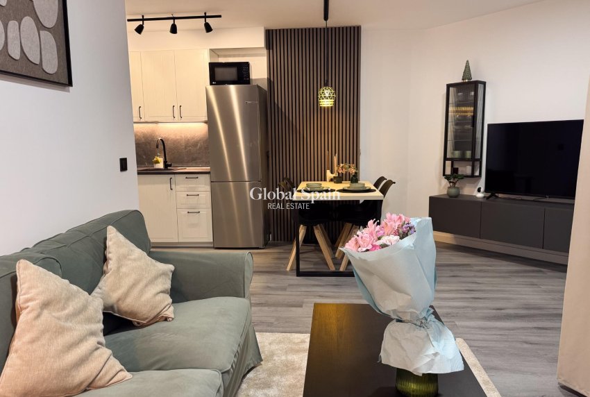 Resale - APARTMENT -
TORREVIEJA - Curva Del Palangre