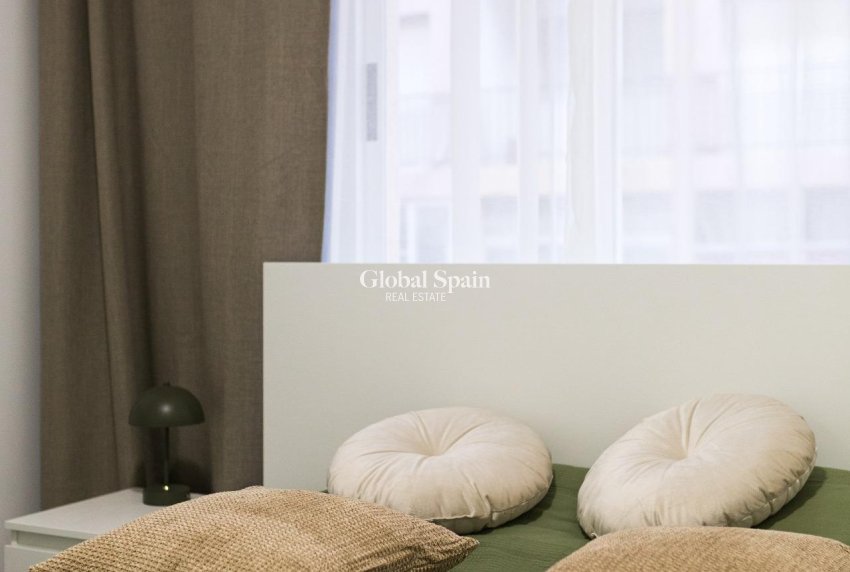 Resale - APARTMENT -
TORREVIEJA - Curva Del Palangre