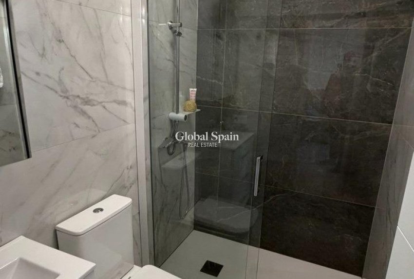Resale - APARTMENT -
TORREVIEJA - Curva Del Palangre