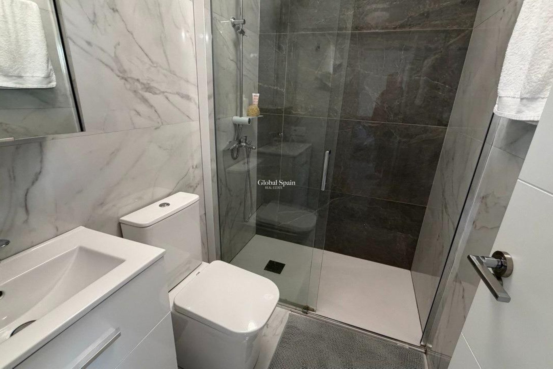 Resale - APARTMENT -
TORREVIEJA - Curva Del Palangre