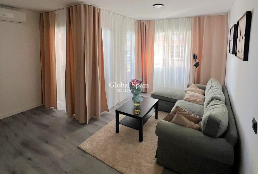 Resale - APARTMENT -
TORREVIEJA - Curva Del Palangre