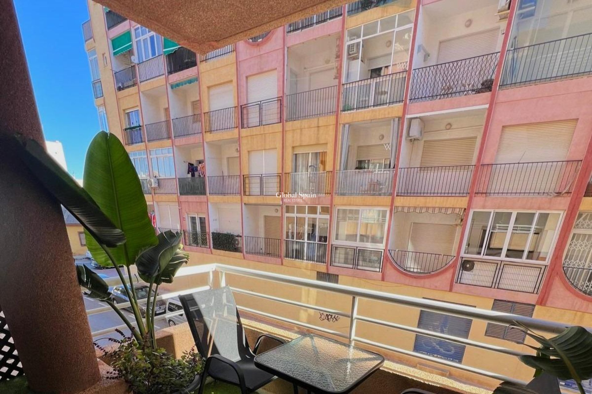 Resale - APARTMENT -
TORREVIEJA - Curva Del Palangre