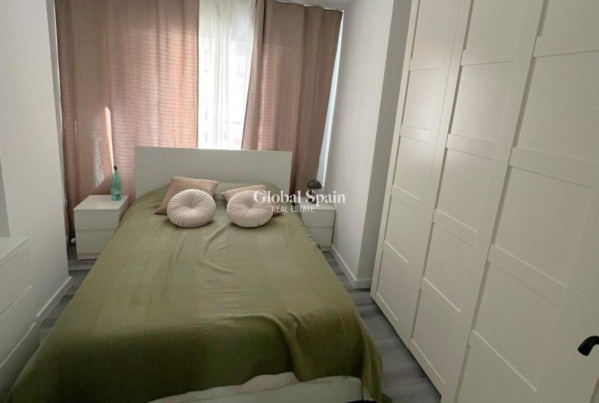 Resale - APARTMENT -
TORREVIEJA - Curva Del Palangre