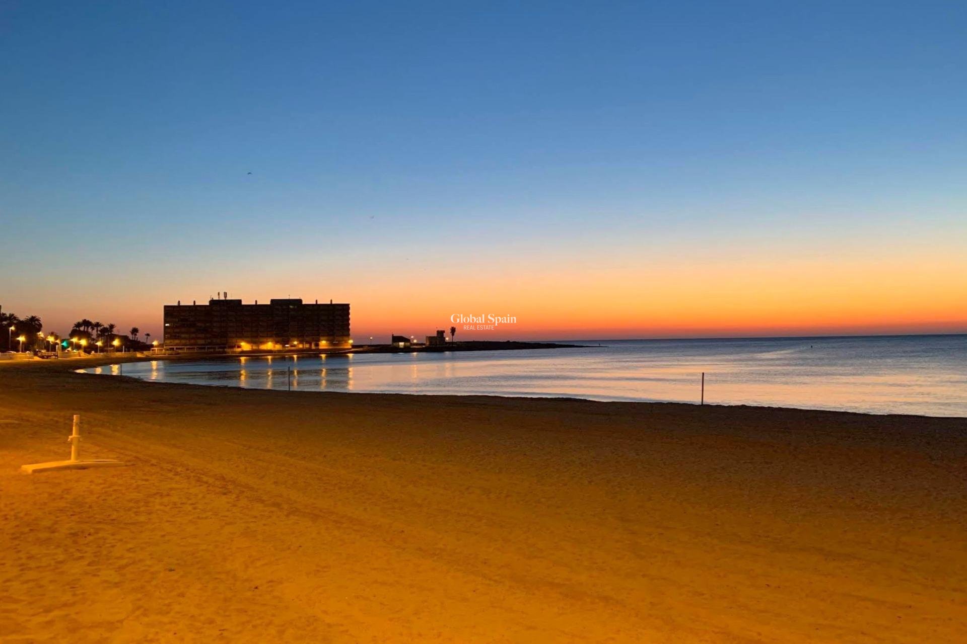 Resale - APARTMENT -
TORREVIEJA - Curva Del Palangre