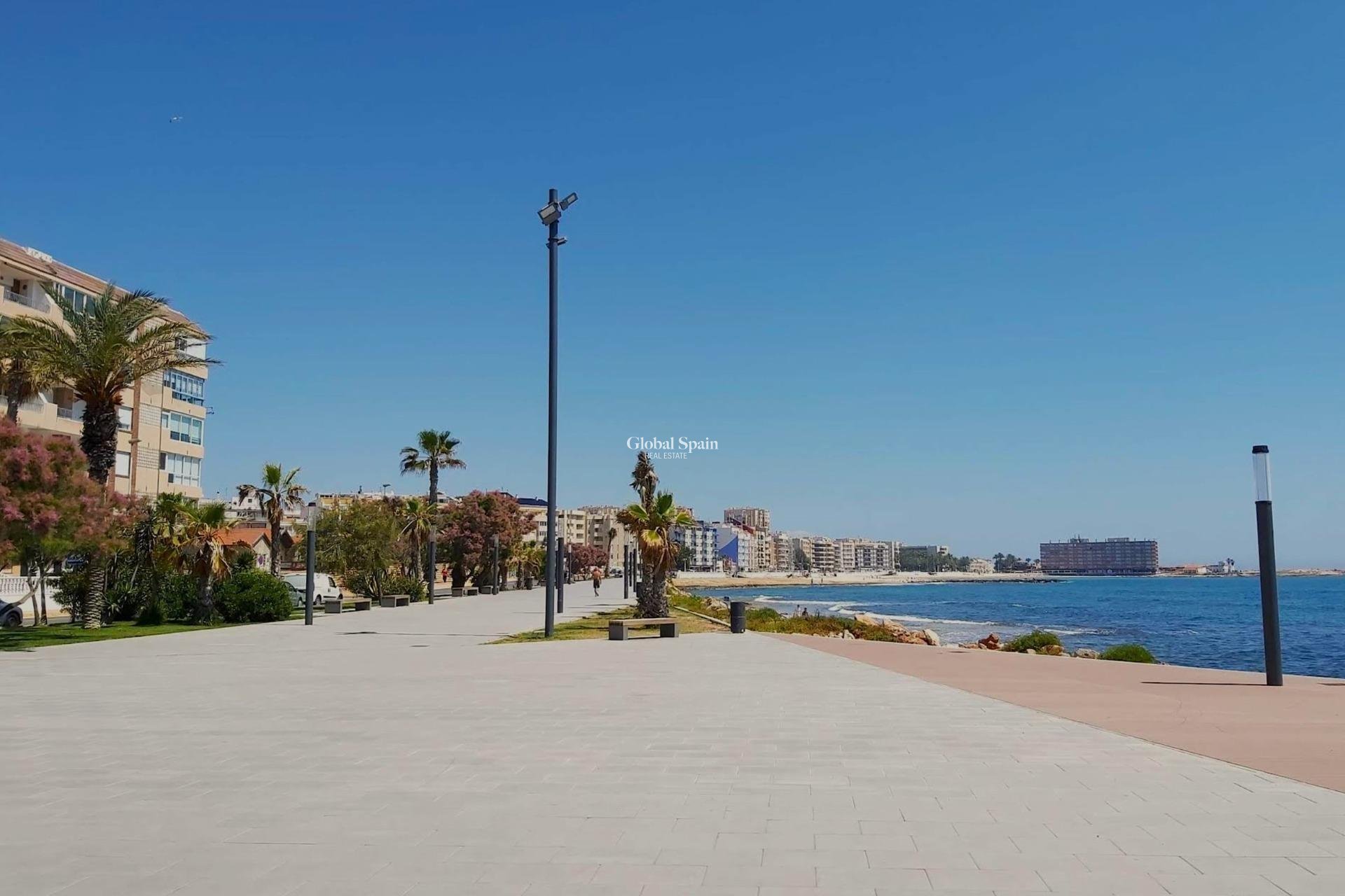 Resale - APARTMENT -
TORREVIEJA - Curva Del Palangre