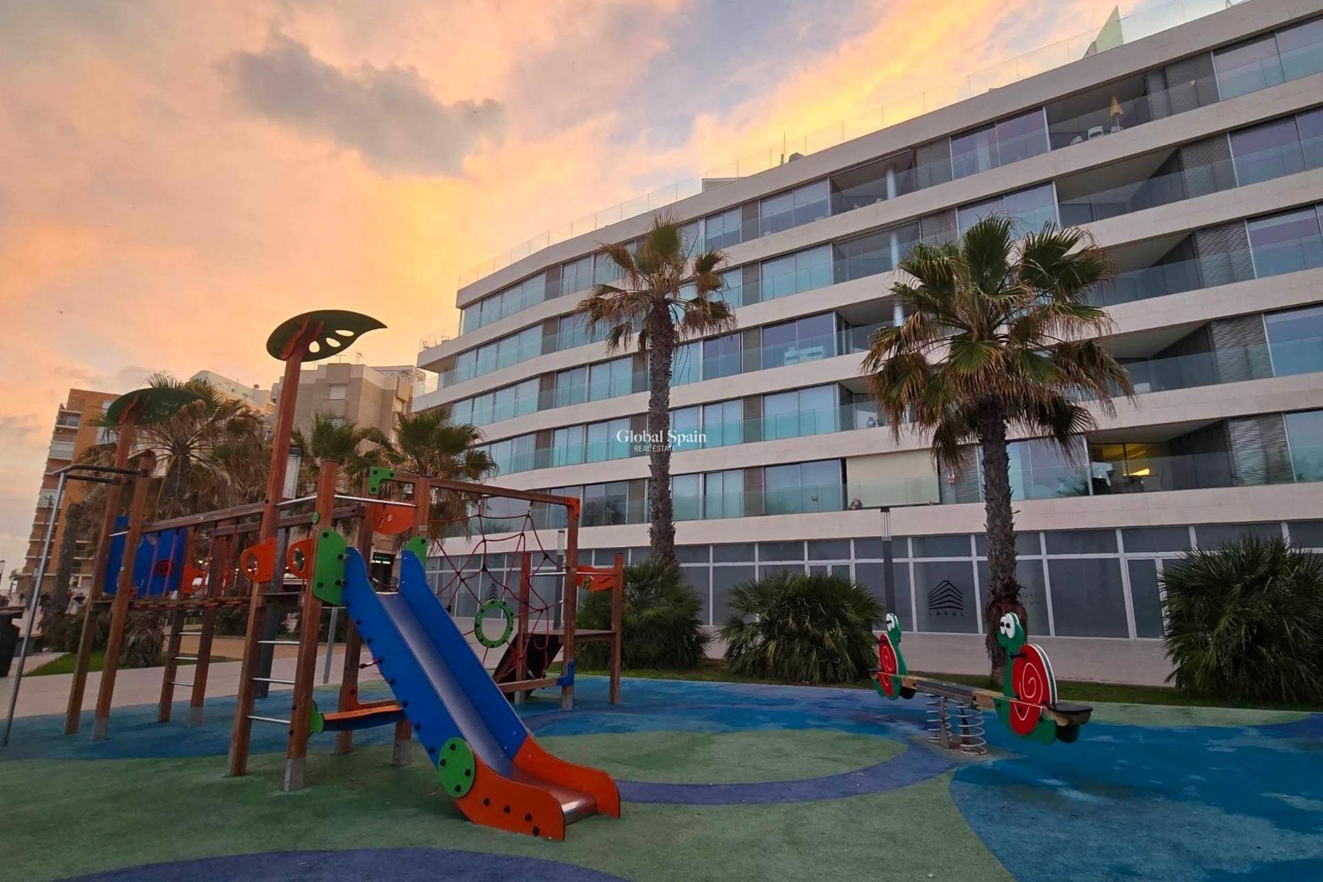 Resale - APARTMENT -
TORREVIEJA - Curva Del Palangre