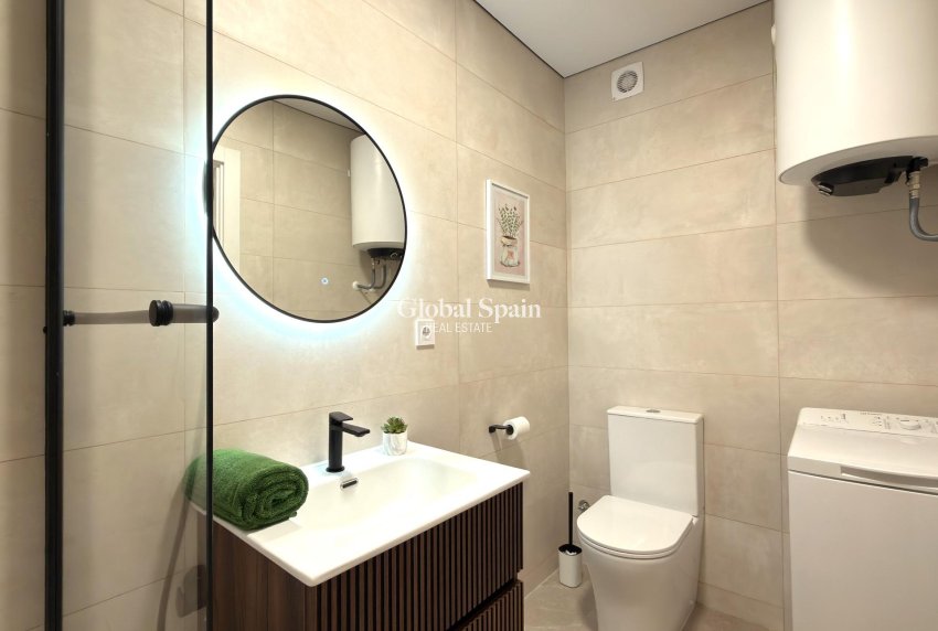 Resale - APARTMENT -
TORREVIEJA - Curva Del Palangre
