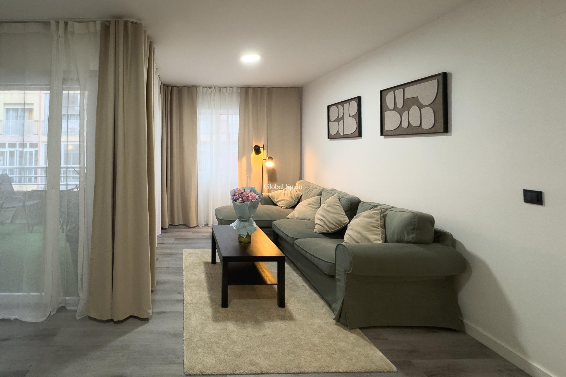 Resale - APARTMENT -
TORREVIEJA - Curva Del Palangre