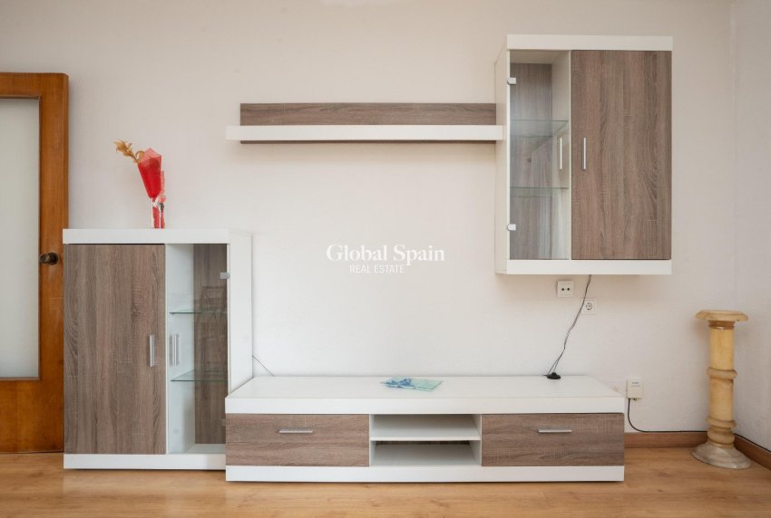 Resale - APARTMENT -
TORREVIEJA - El Acequión - Los Náufragos