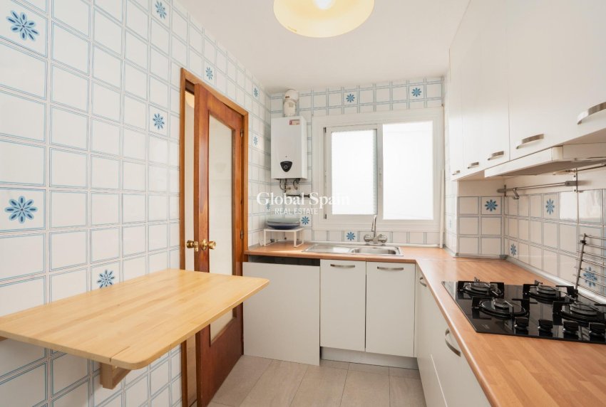 Resale - APARTMENT -
TORREVIEJA - El Acequión - Los Náufragos