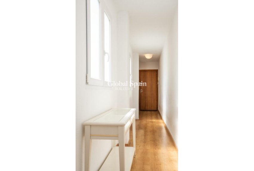 Resale - APARTMENT -
TORREVIEJA - El Acequión - Los Náufragos