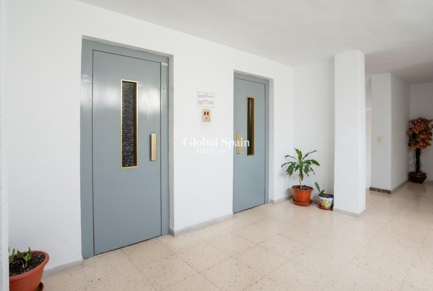 Resale - APARTMENT -
TORREVIEJA - El Acequión - Los Náufragos