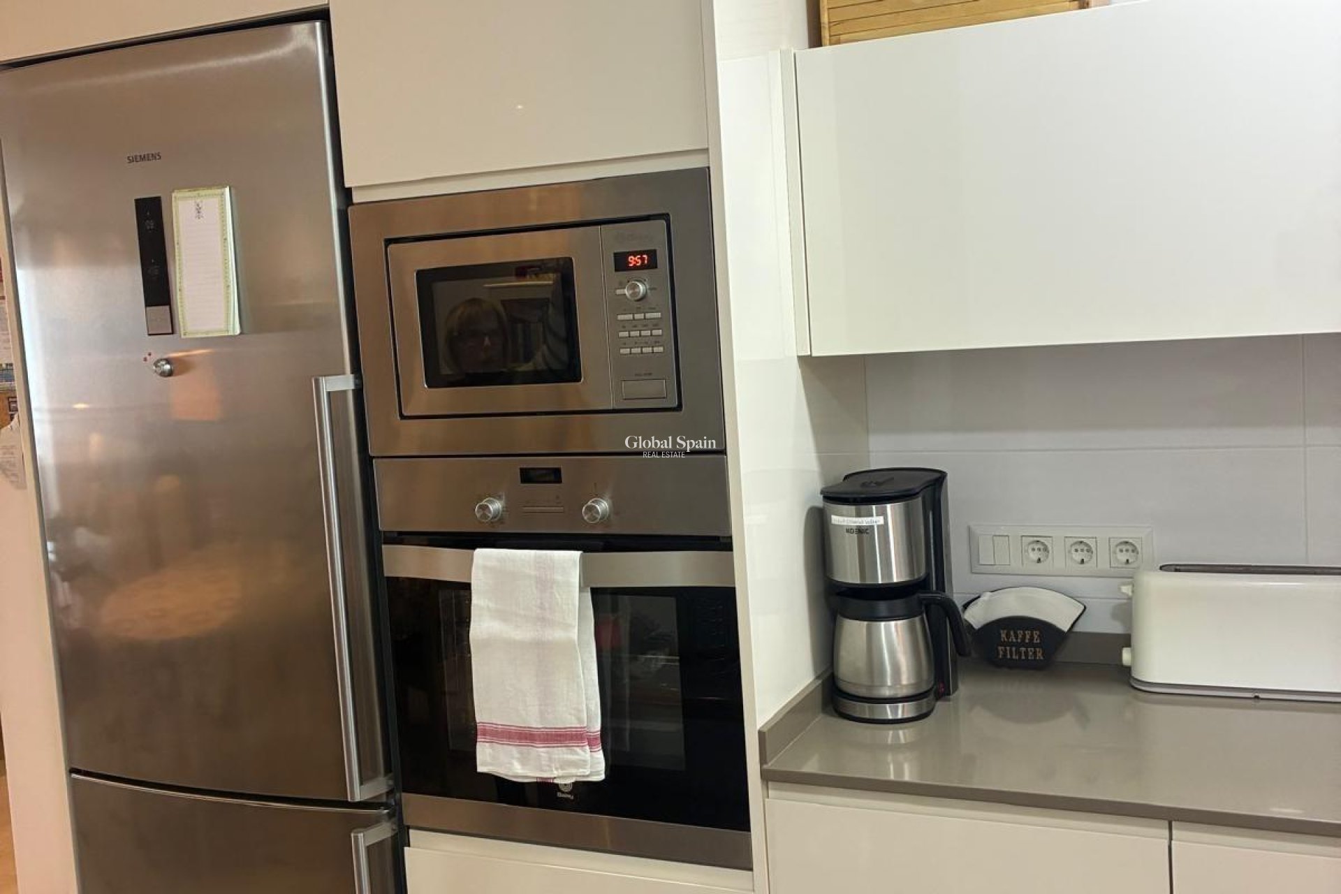 Resale - APARTMENT -
TORREVIEJA - El Acequión - Los Náufragos