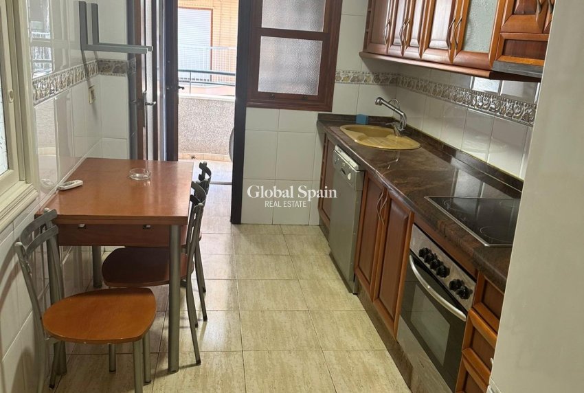 Resale - APARTMENT -
TORREVIEJA - El Acequión - Los Náufragos
