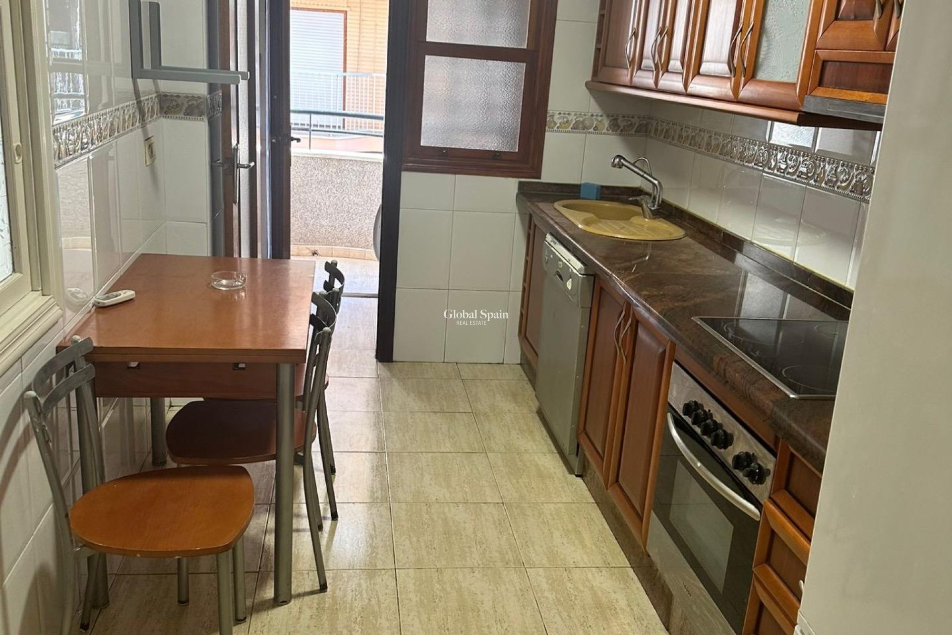Resale - APARTMENT -
TORREVIEJA - El Acequión - Los Náufragos