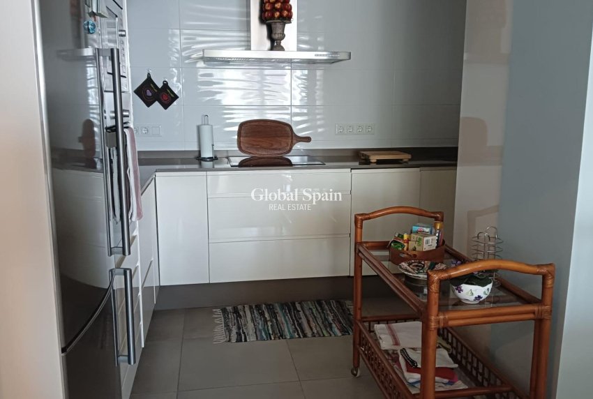 Resale - APARTMENT -
TORREVIEJA - El Acequión - Los Náufragos