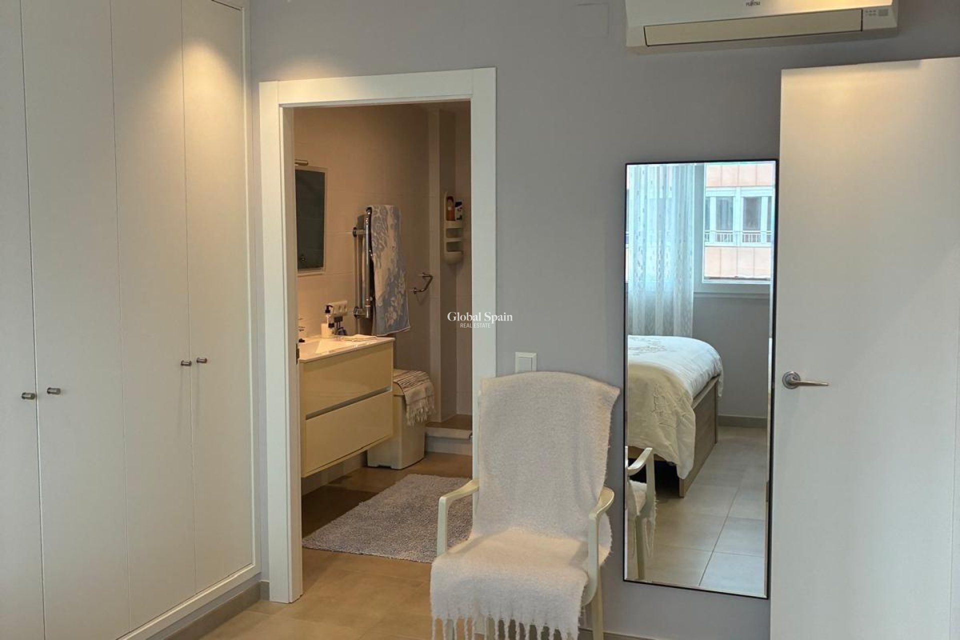 Resale - APARTMENT -
TORREVIEJA - El Acequión - Los Náufragos