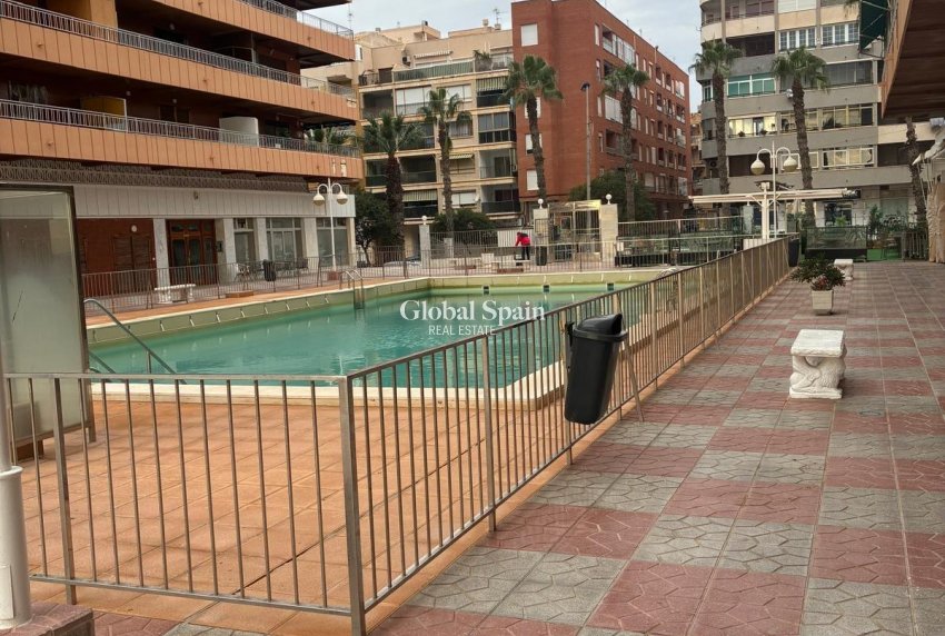 Resale - APARTMENT -
TORREVIEJA - El Acequión - Los Náufragos