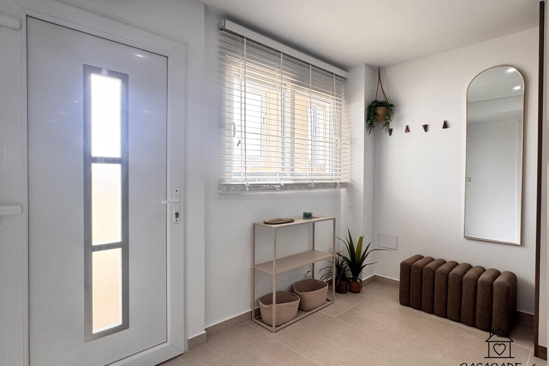 Resale - APARTMENT -
TORREVIEJA - El Acequión - Los Náufragos